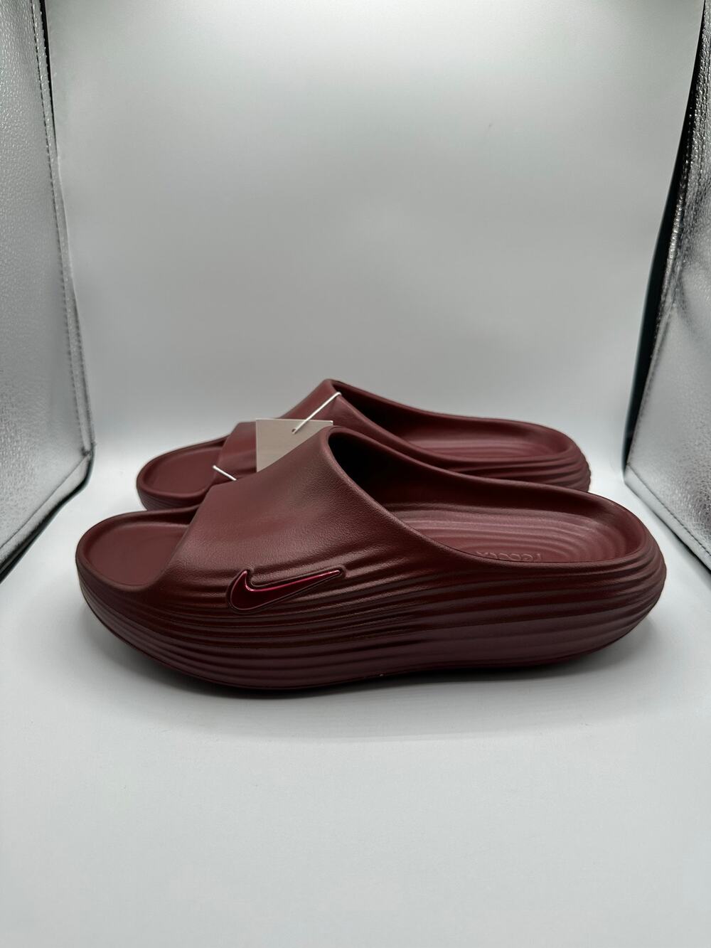 Nike ReactX Rejuven8 Slide “Team Red” size 7 men’s